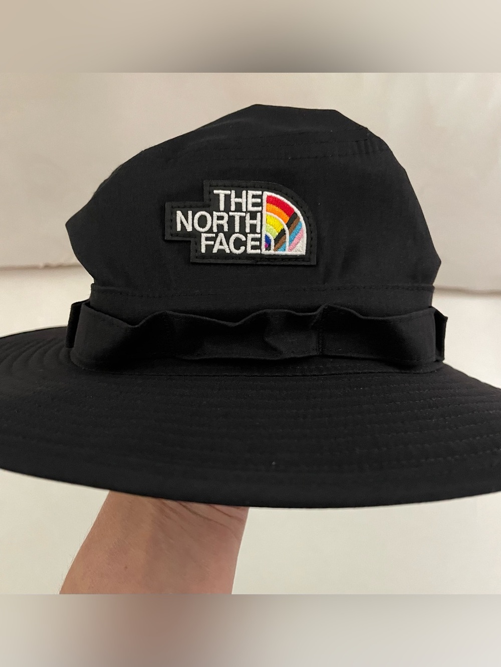 NWT The North Face Classic V Brimmed Hat Tnf black Pride Graphic Size S M